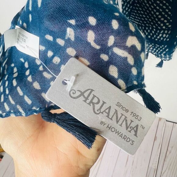 Arianna by Howard’s Blue and White Patterned Dot Lightweight Scarf Tassels NWT! - Picture 3 of 7